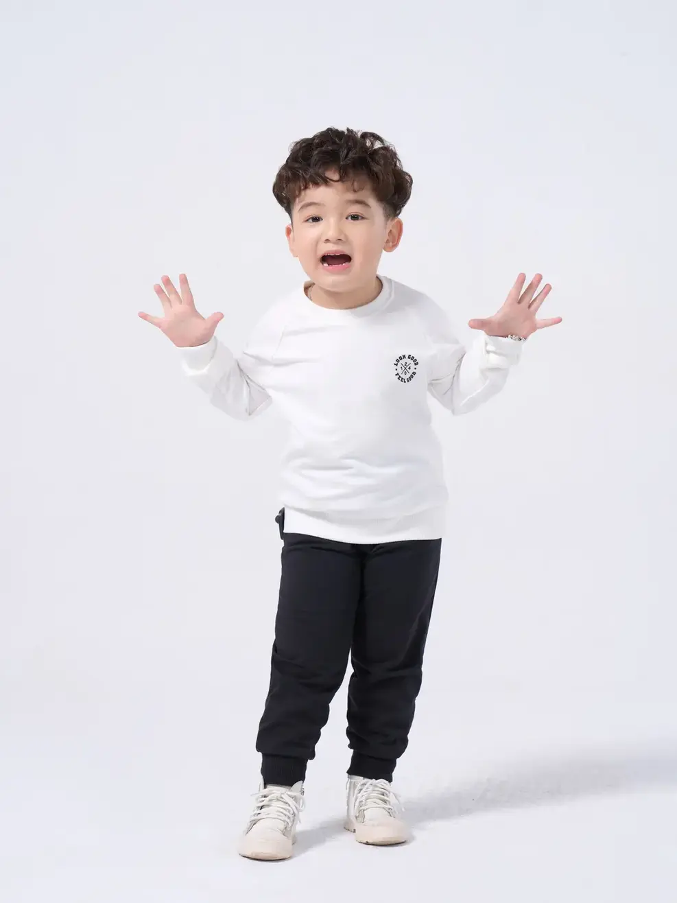 Bộ nỉ kid in logo - Trắng đen - 4