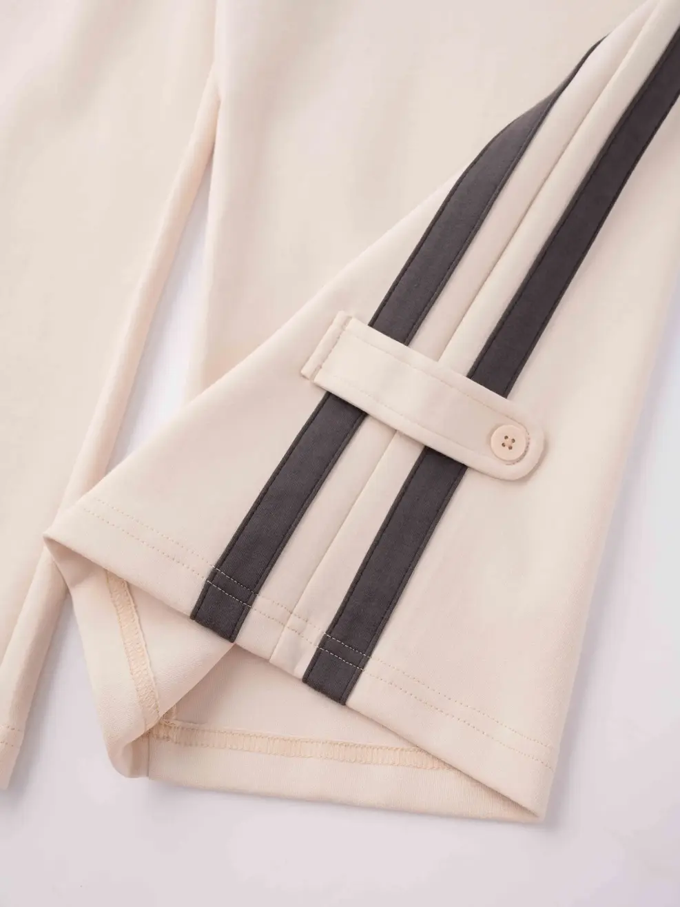 Bộ Đồ Nữ Áo Khoác Phối Màu - Be 028 - S