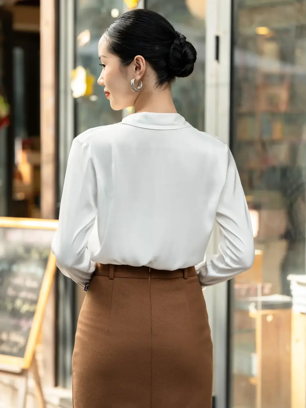 Áo Sơ Mi Tay Dài Nữ Suông Cúc Bọc - Trắng - S