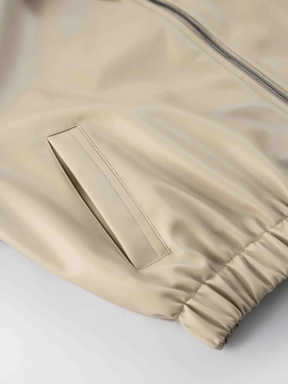 Khoác Ngắn Nữ Bomber Da Chun Gấu - Nâu - S