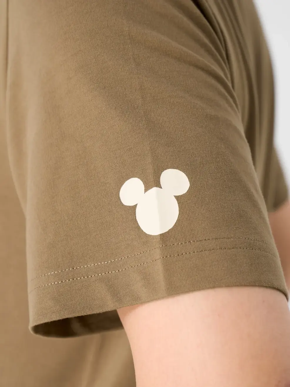 Áo Phông Nam In Mickey Mouse - Nâu - L