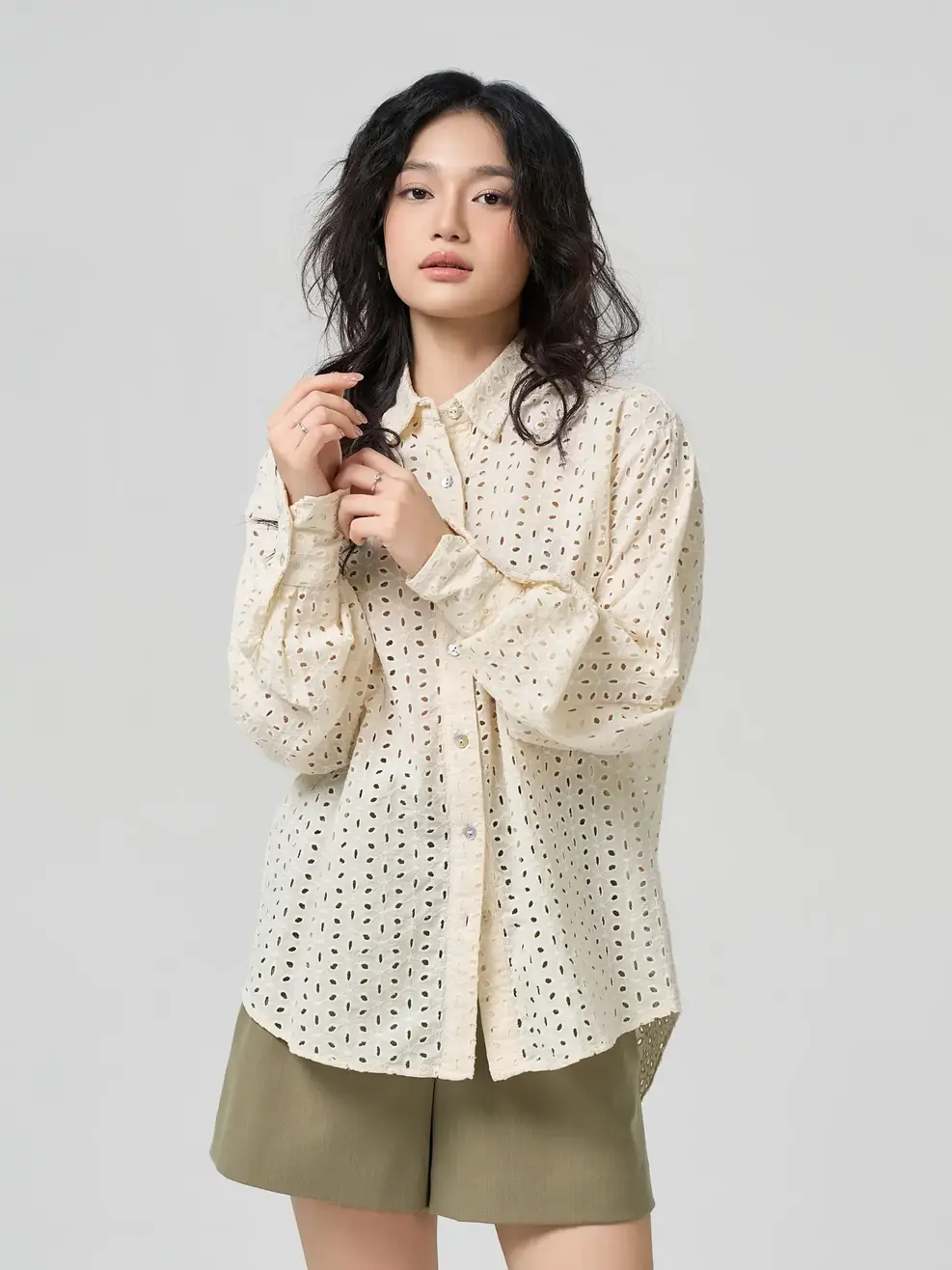 Áo Sơ Mi Dài Tay Nữ Ren Thêu Dáng Rộng - Be 001 - M