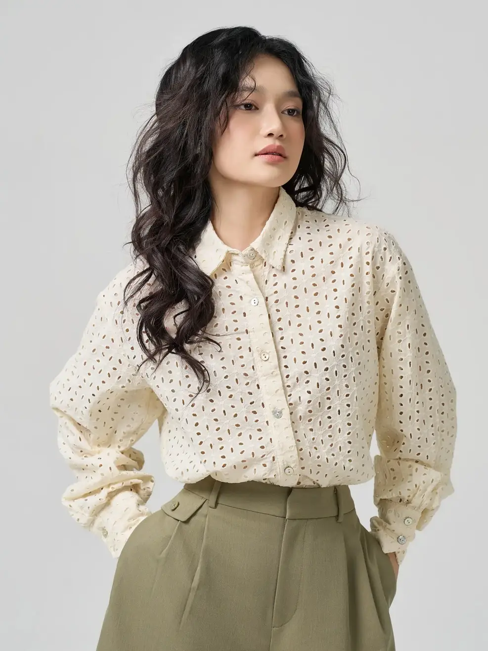 Áo Sơ Mi Dài Tay Nữ Ren Thêu Dáng Rộng - Be 001 - M