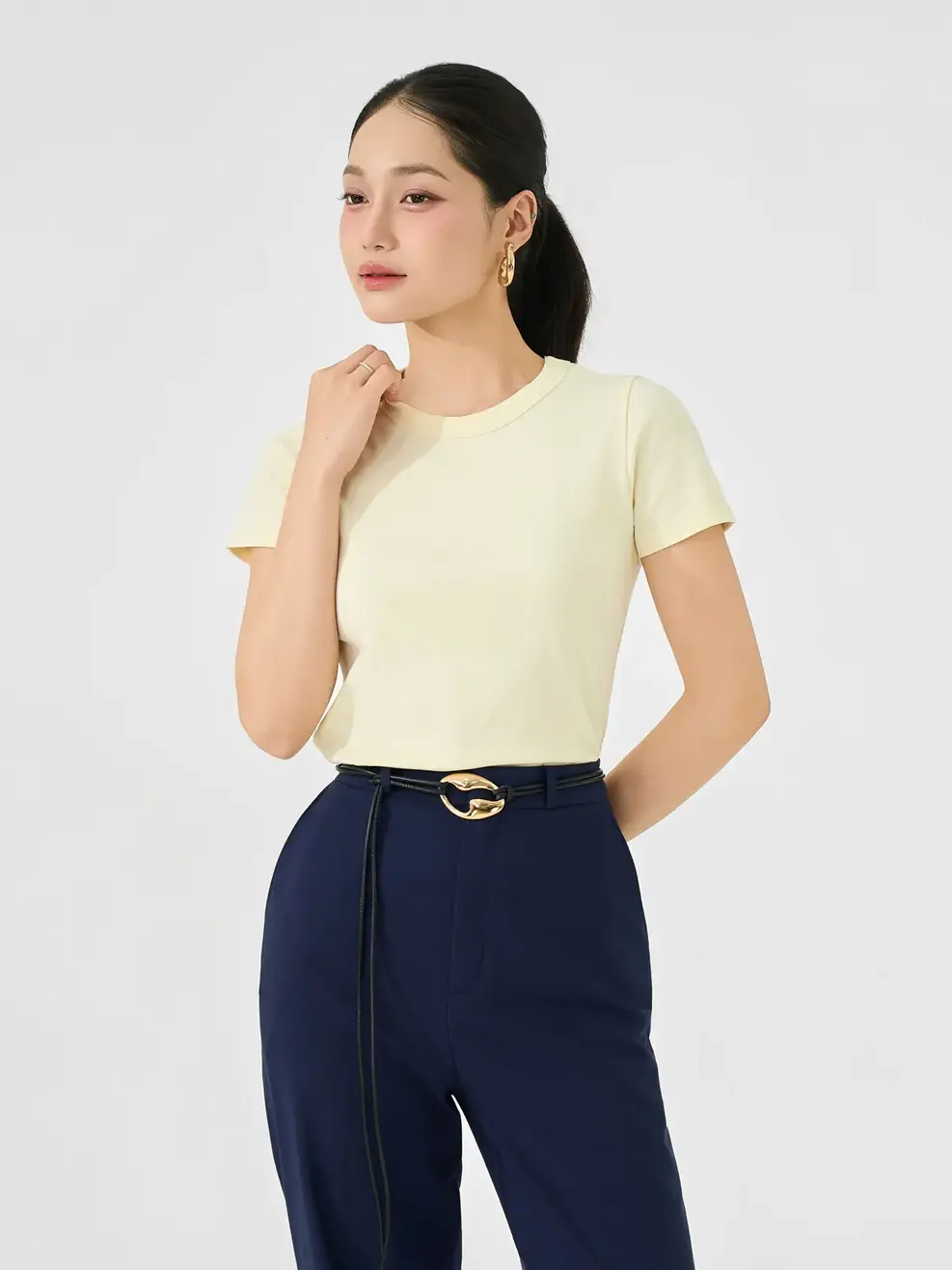 Áo Phông Nữ Slim Fit Cổ Tròn - Yellow 028 - S