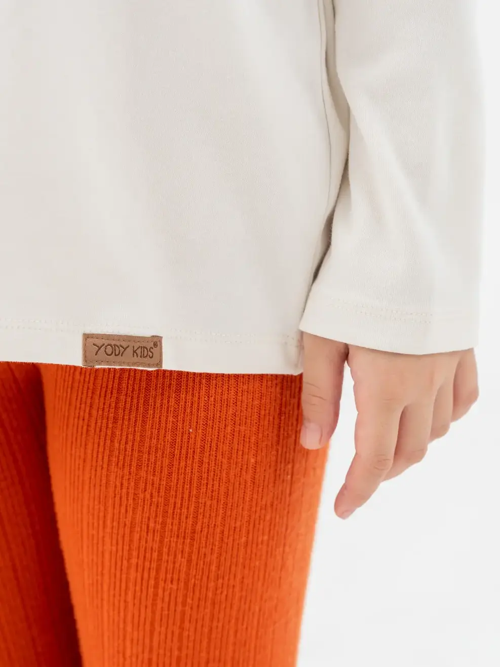 Áo Thun Trẻ Em Dài Tay Dáng Suông Cổ Lộ - Kem - 2