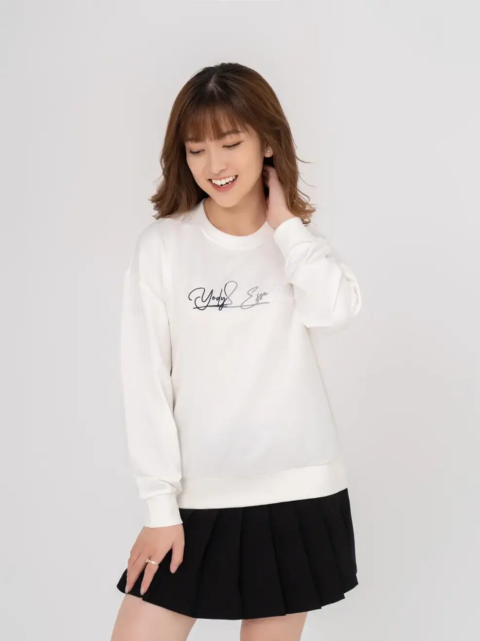 Áo thu đông nữ in ERSENTIALS - Trắng - S