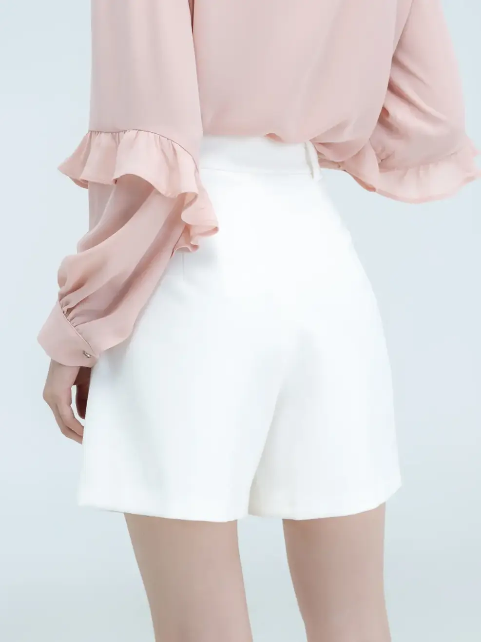 Quần short phối cúc - Trắng - S