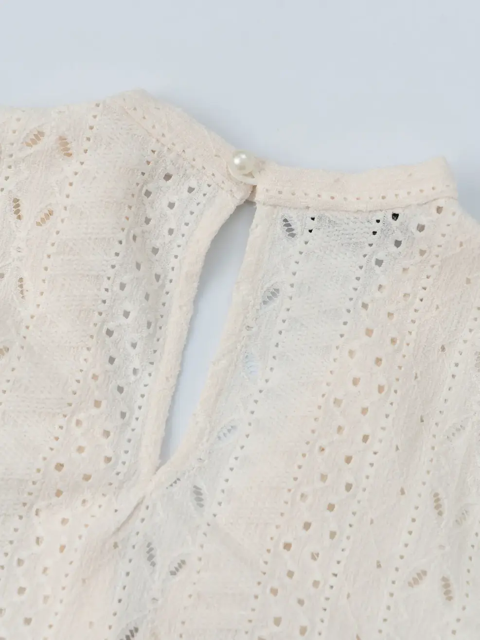 Sơ Mi Dài Tay Nữ Cổ Choker Vải Knit Họa Tiết - Trắng - S