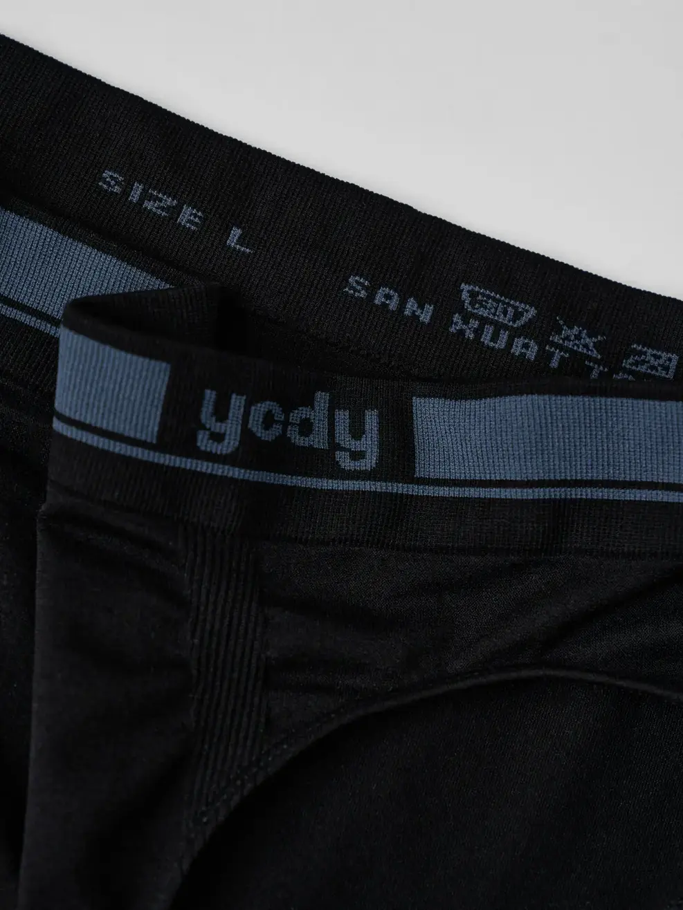 Quần Lót Nam Brief Dệt Liền Mềm Mại (QCM6005) - ĐEN 002 - M