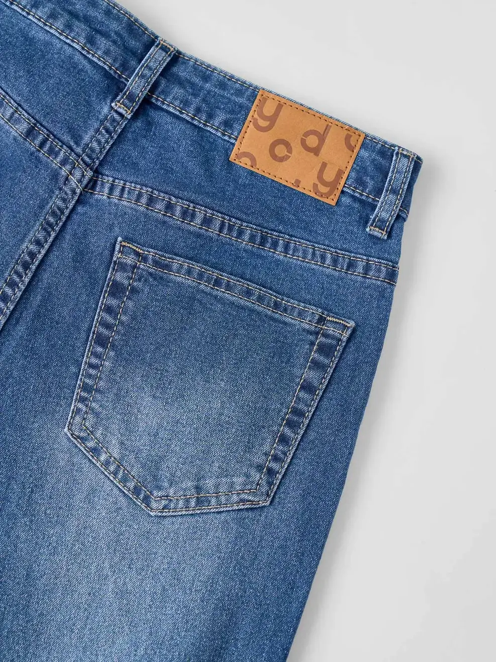 Quần Jeans Nữ Straight Essential - Màu chàm 002 - 26