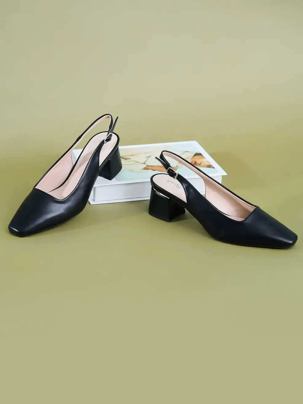 Giày nữ hở hậu gót vuông - Đen - 35