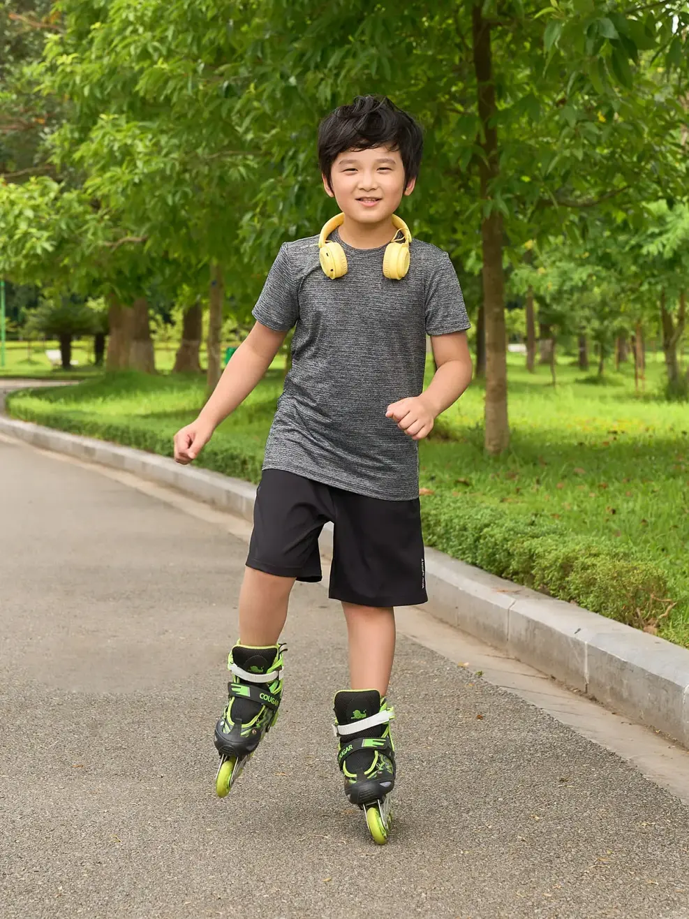 Bộ đồ kid thể thao in gấu áo - Đen - 8