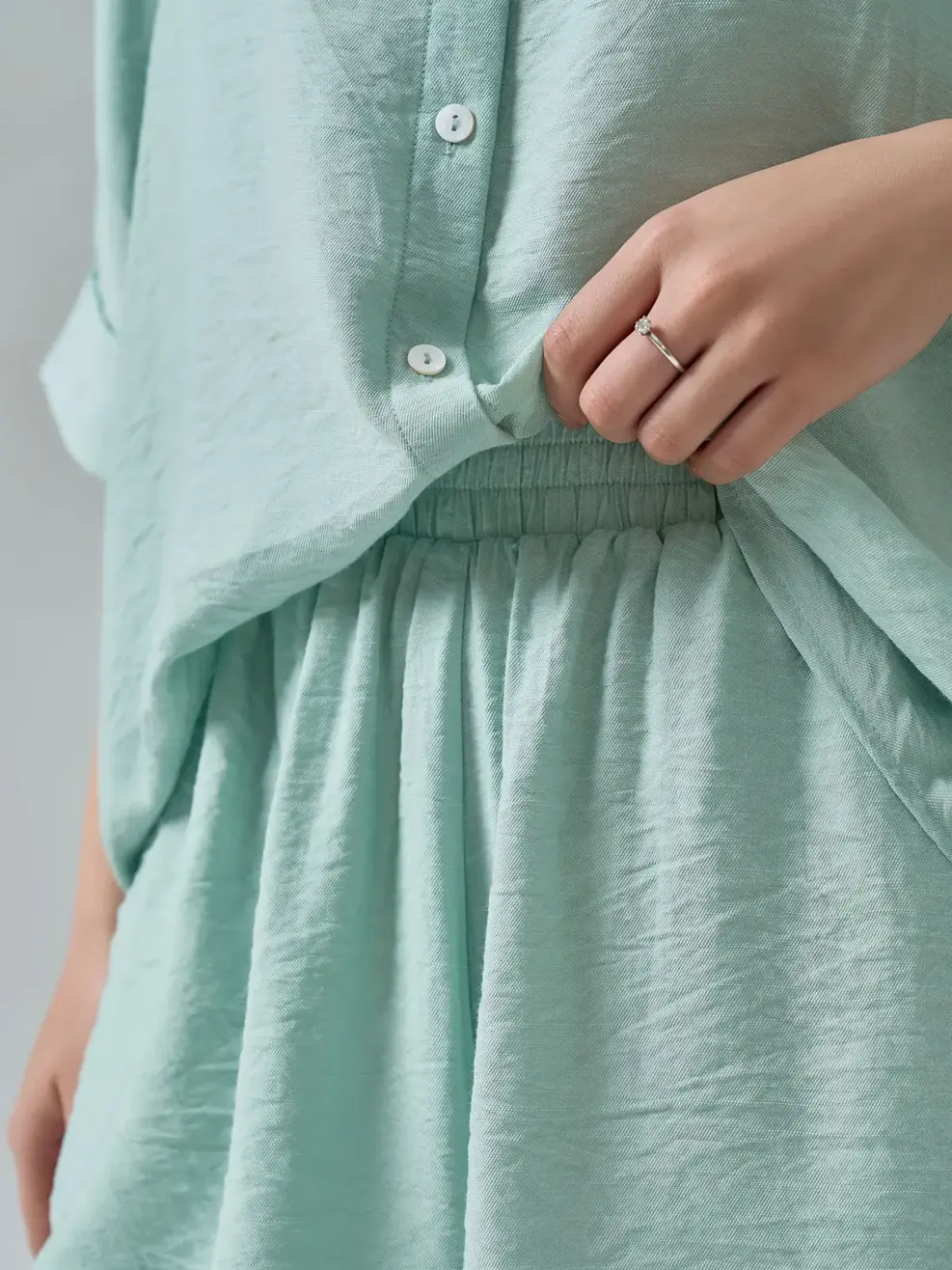 Bộ Đồ Áo Sơ Mi Dáng Rộng Vừa Vặn - Green 103 - M