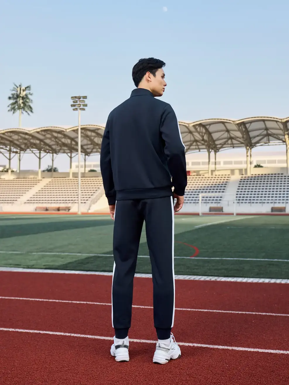 Bộ đồ thể thao nam nỉ phối sọc - Đen - M