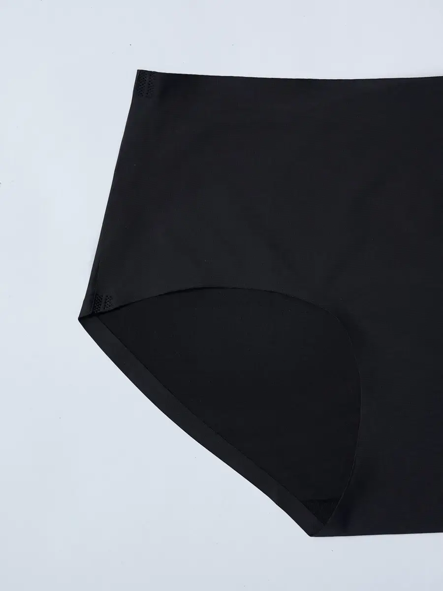 Quần lót nữ tàng hình mềm mịn - Đen - M
