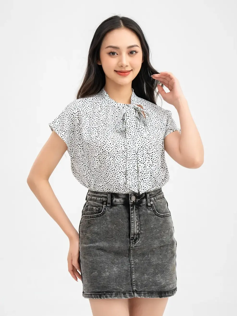 Sơ Mi Cộc Tay Nữ Phối Nơ Lệch - Trắng - S