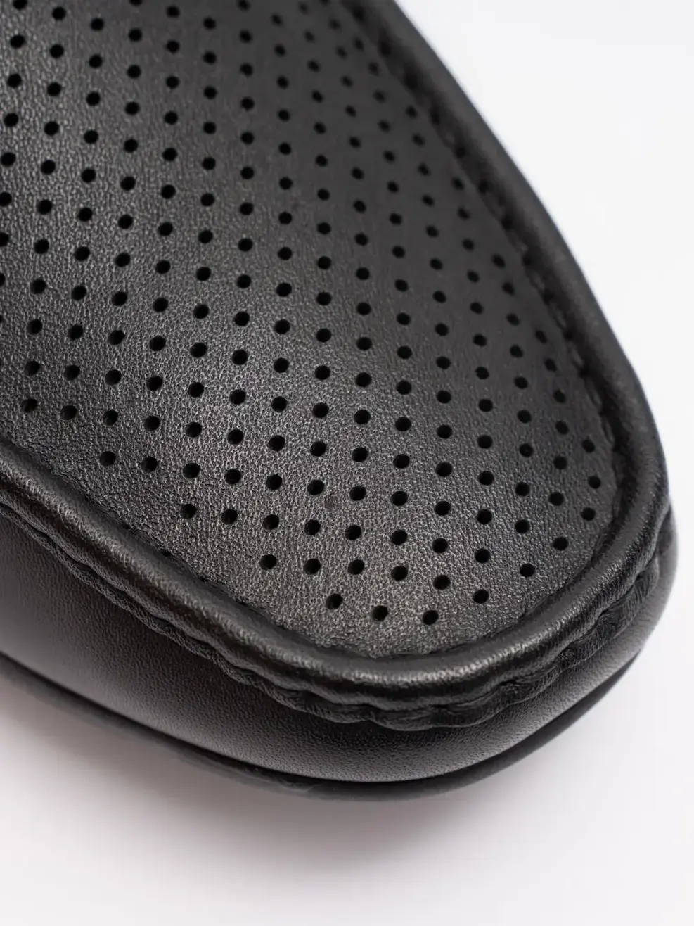 Giày Nam Moccasin Đục Lỗ Da Nappa - Đen - 39