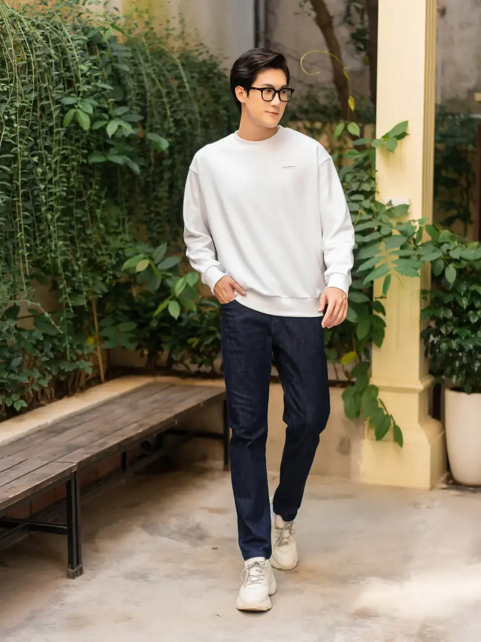 Áo thu đông dáng rọng in ngực - Trắng 1 - M