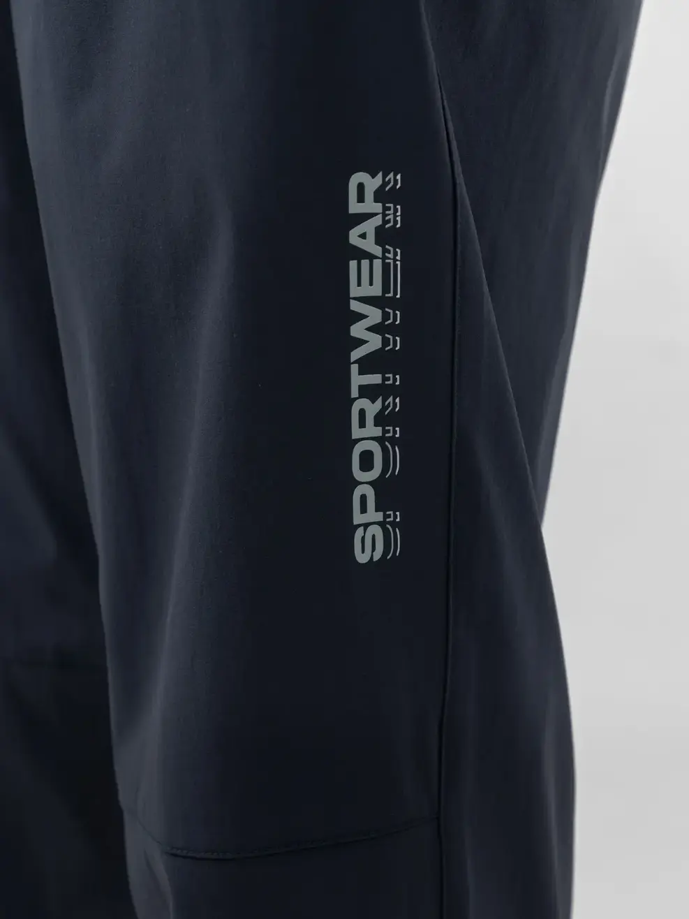 Quần Gió Thể Thao Nam In Running - Navy Đậm - M