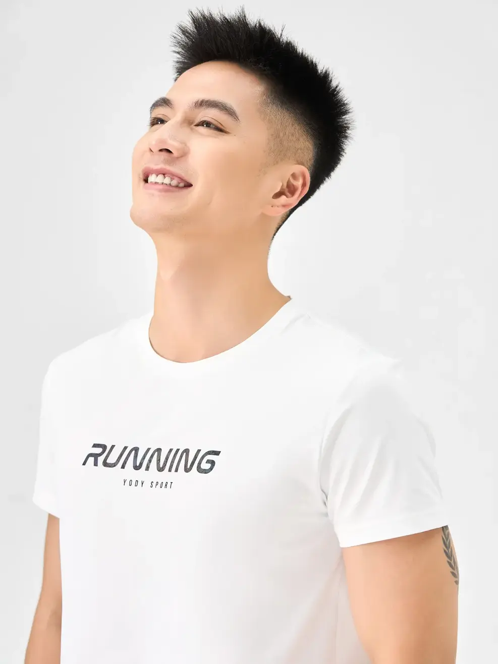 T-shirt Thể Thao Nam In Running - Trắng - M