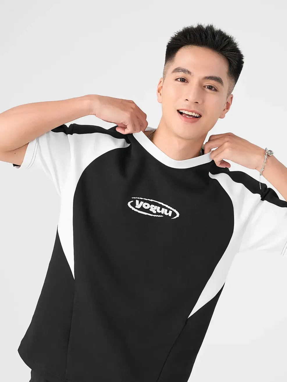 Áo T-shirt Yoguu Pha Phối In Tràn - Đen - 1