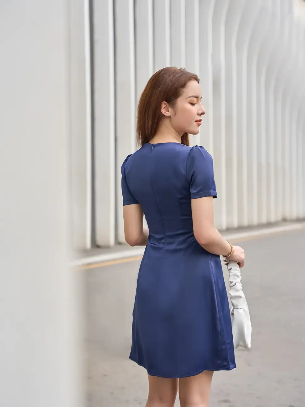 Váy lụa cổ V - Tím than - M