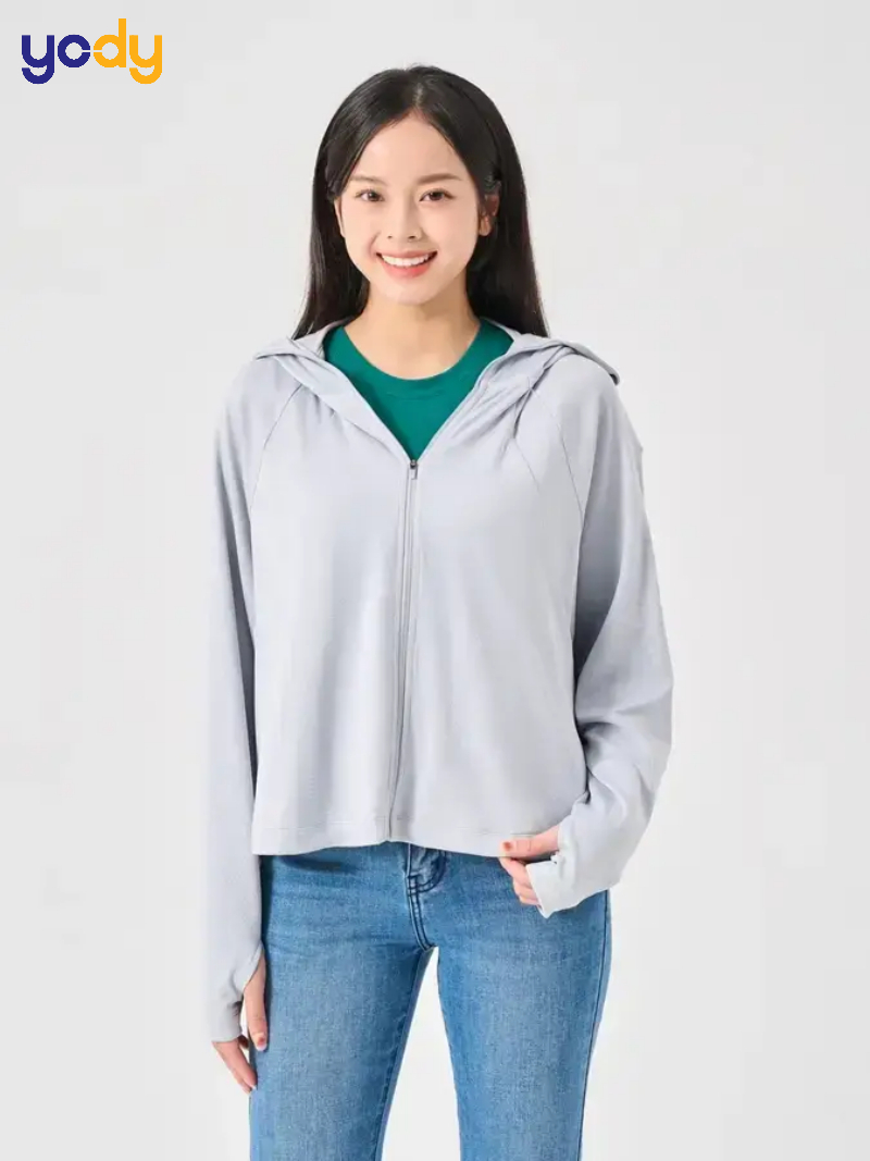 Áo chống nắng màu trắng