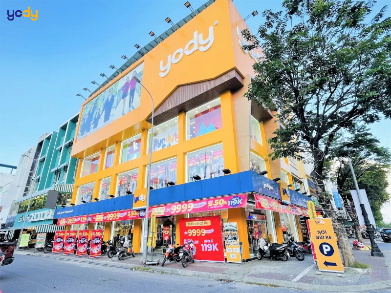 Cần lưu ý gì khi phối áo thun cổ tròn?