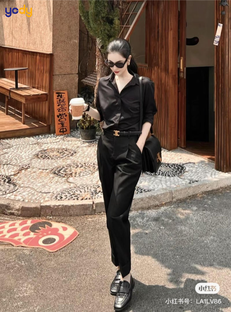 Mix áo sơ mi đen với quần tây ống suông