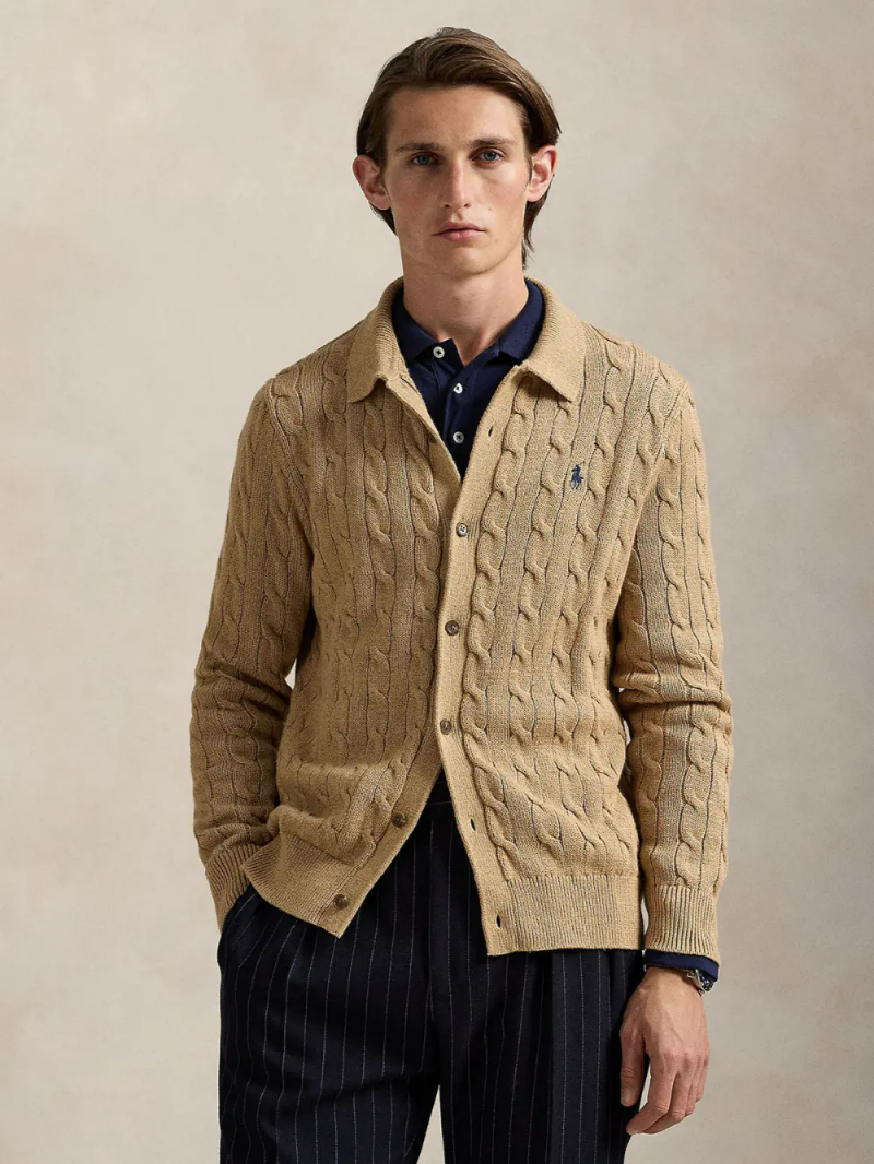 Áo polo layer cùng áo cardigan nhẹ nhàng