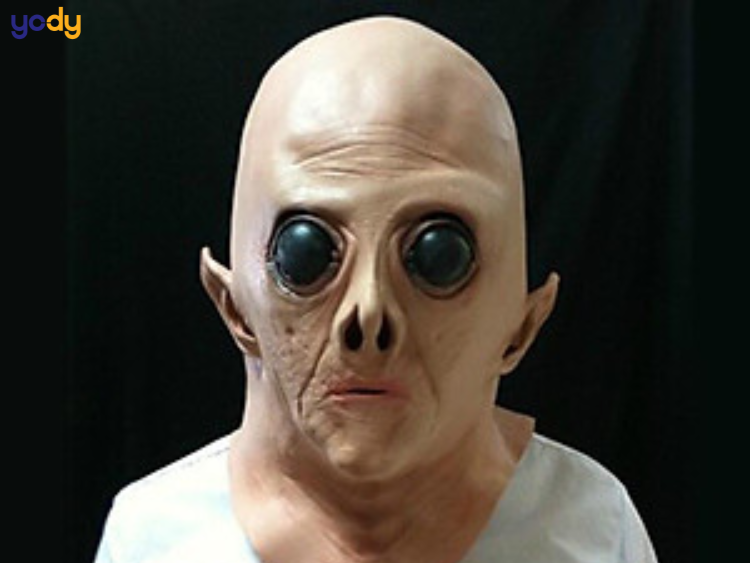Hóa trang Halloween thành sinh vật lạ ngoài hành tinh