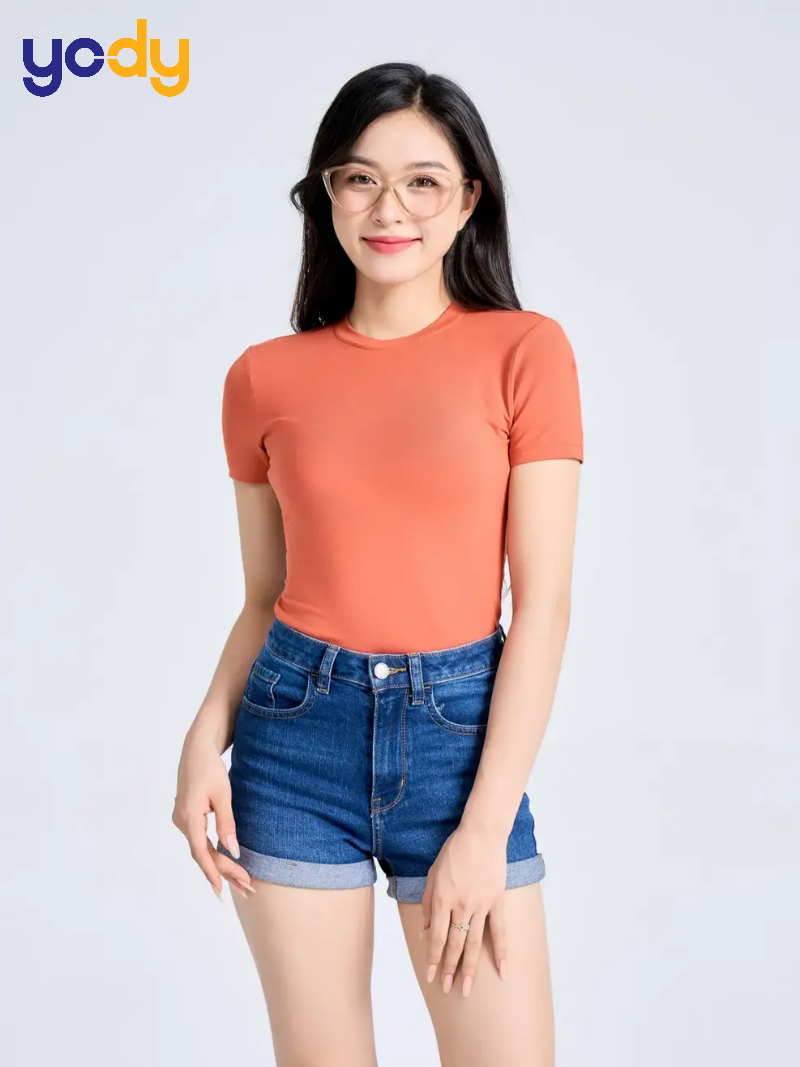 Kết hợp quần short jean cho nữ