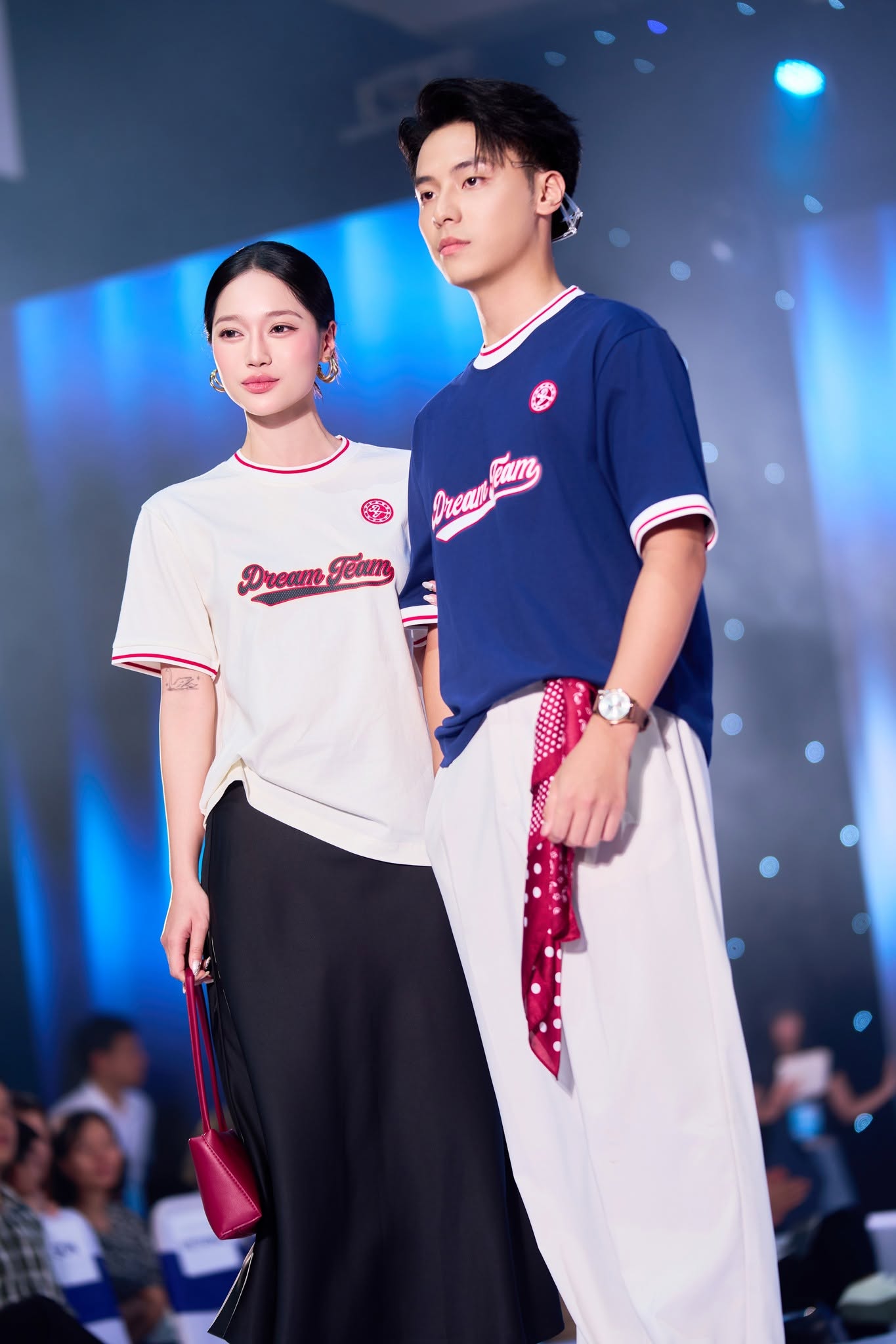 ao-phong-nam-in-logo