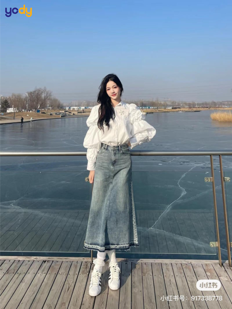 Áo peplum với chân váy jean dài