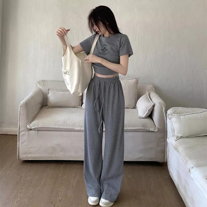 top-10-outfit-den-san-bay