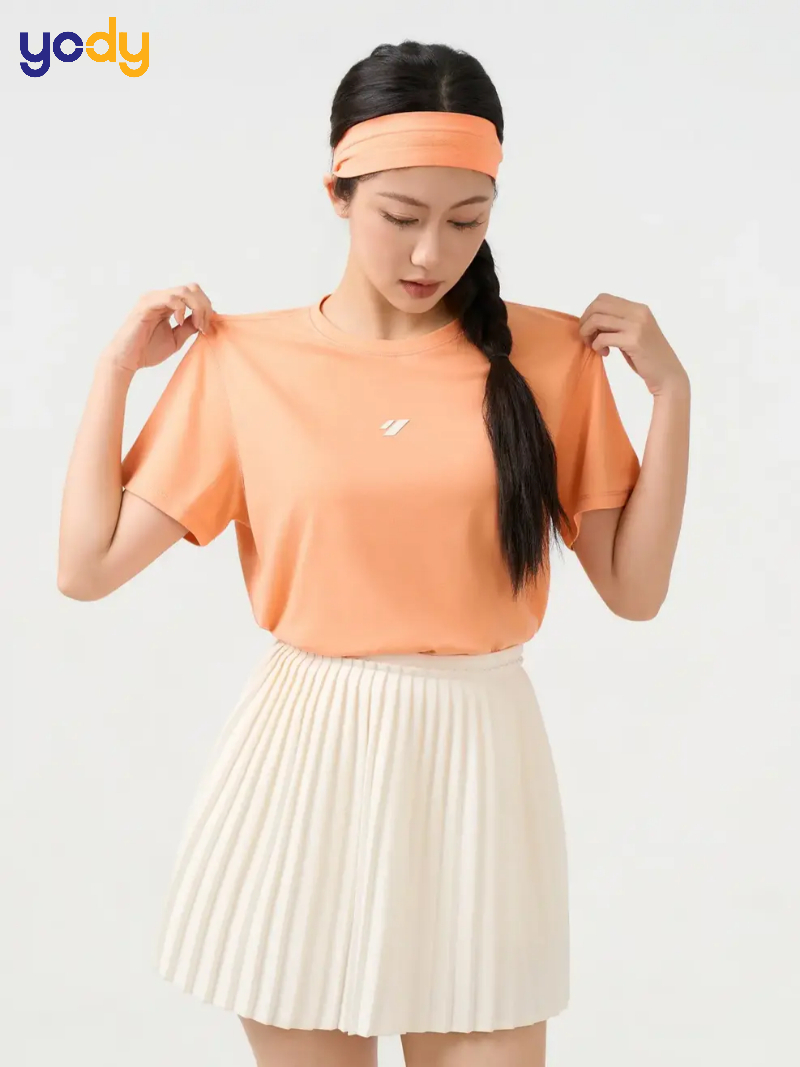 Áo thun thể thao phối chân váy tennis