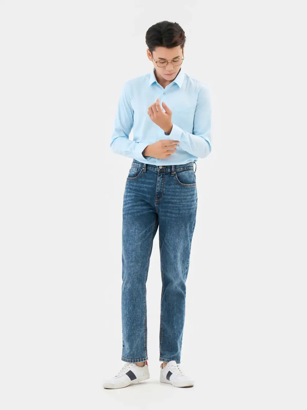Sơ mi giúp outfit nam thêm lịch sự, chỉn chu