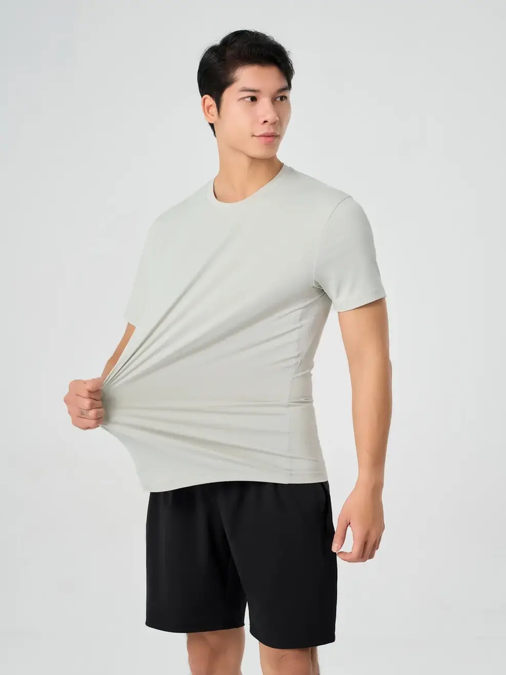 top-10-outfit-den-san-bay