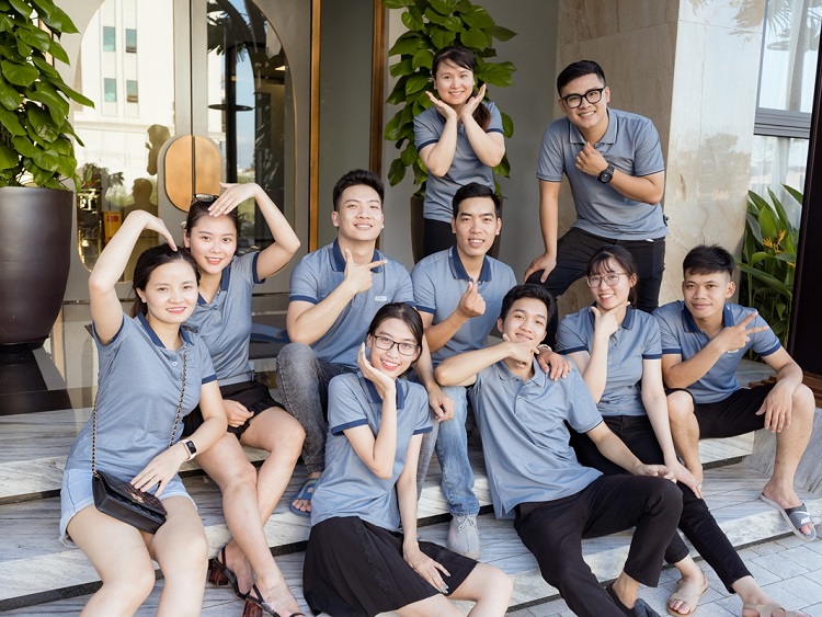 Bài viết - Áo lớp nên chọn áo thun hay áo polo? Đâu là kiểu phù hợp với tập thể?