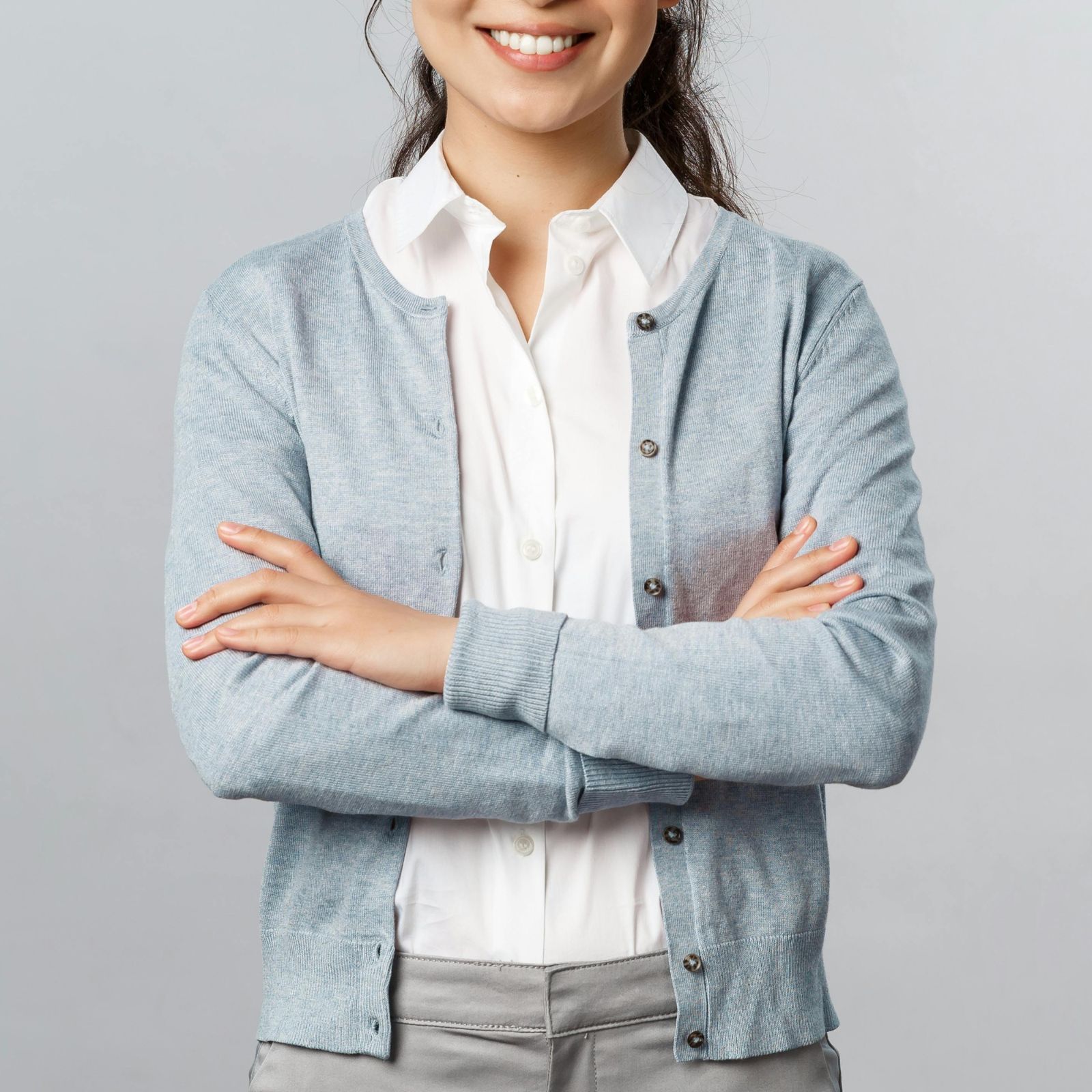 Áo cardigan kết hợp cùng áo sơ mi cho các nàng công sở