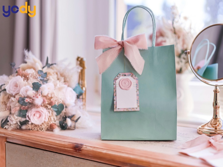 Lời chúc 20/10 cho đồng nghiệp mang tính trang trọng