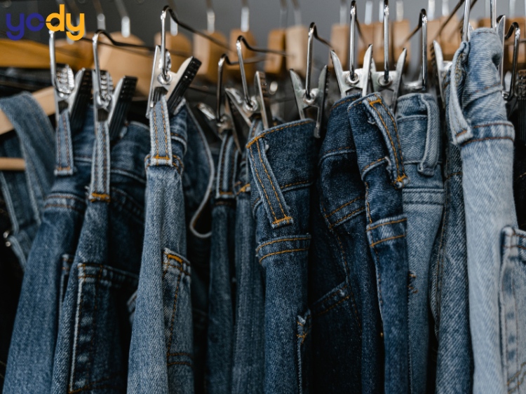 Chọn mua quần jean chất lượng tại YODY
