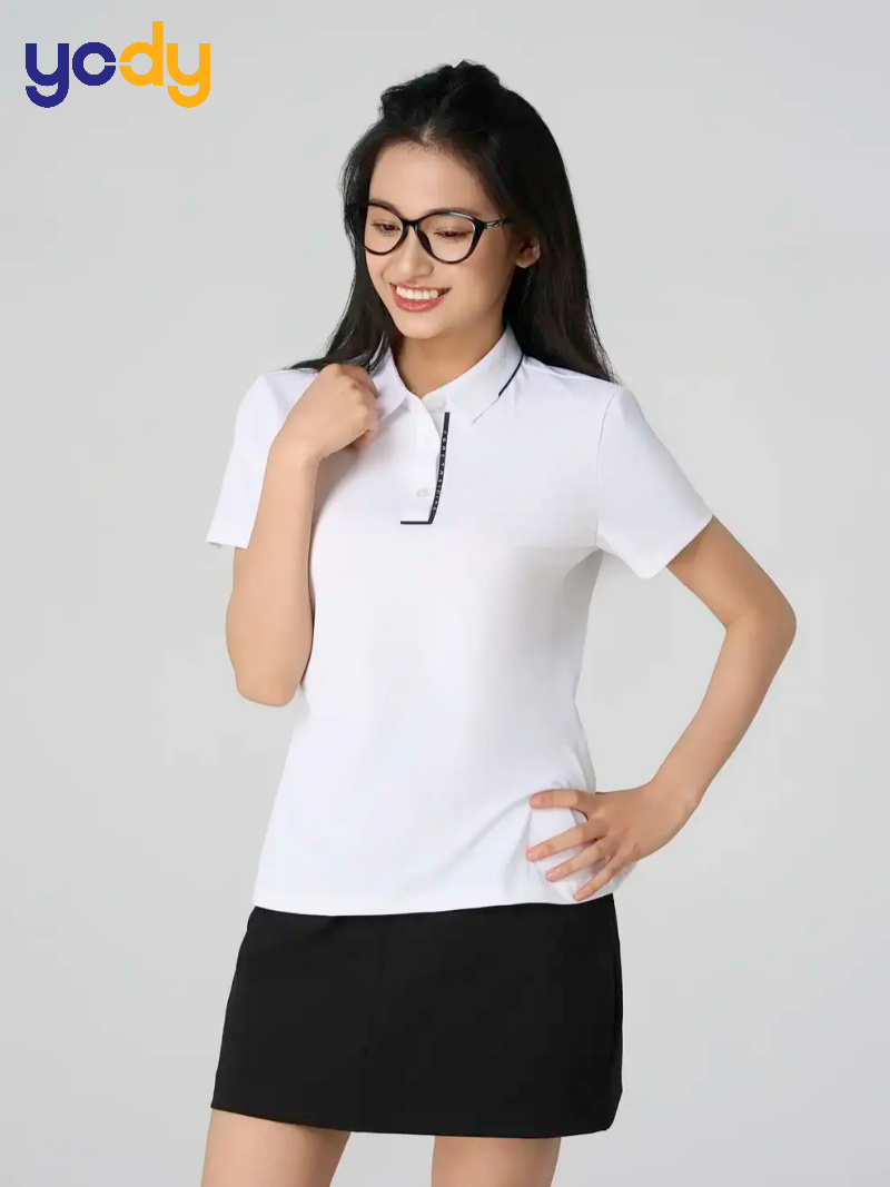 Áo polo kết hợp với chân váy chữ A