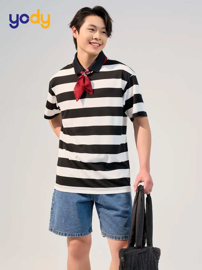 Áo thun có cổ dáng Oversize
