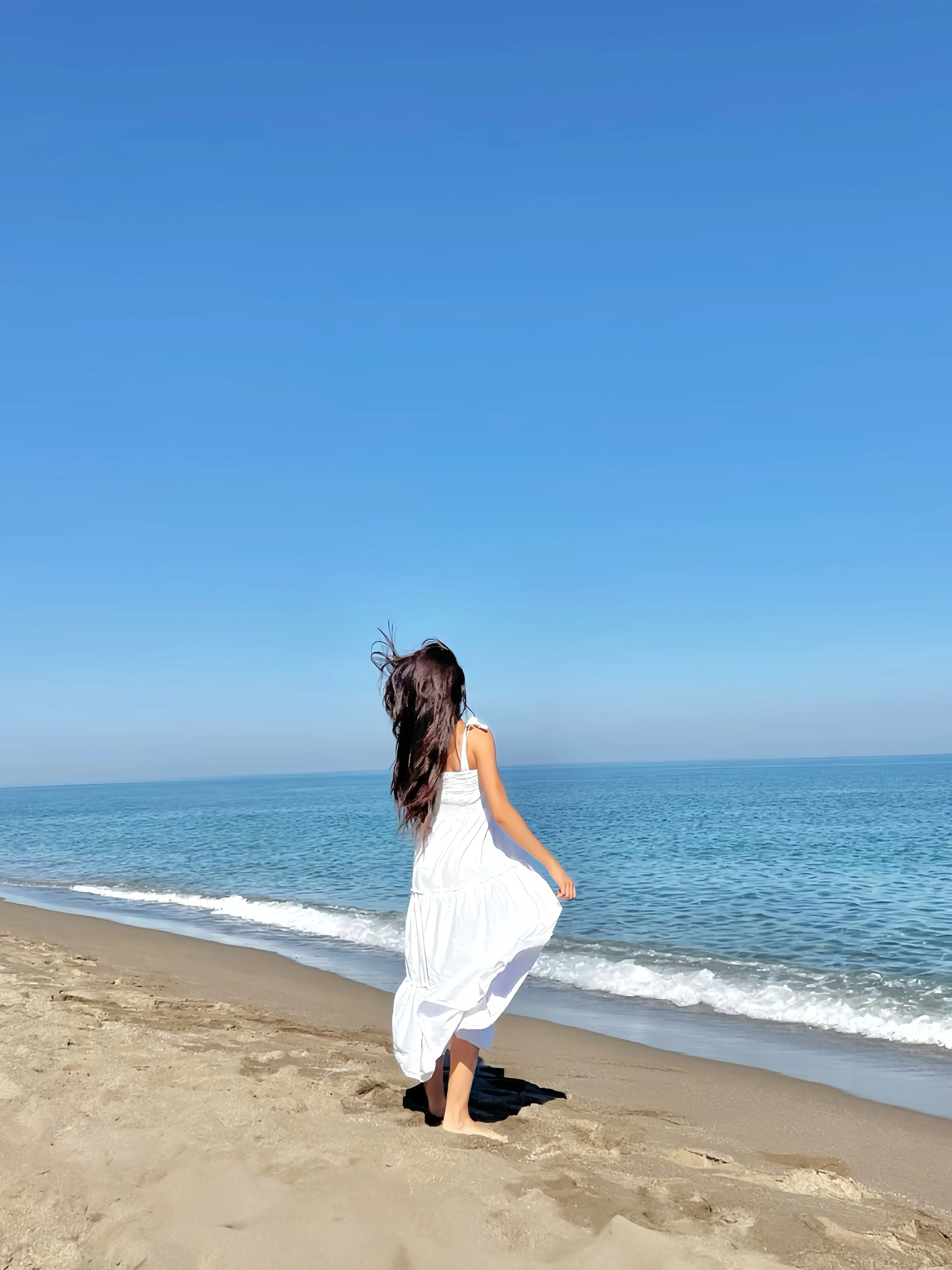 vay-trang-di-bien