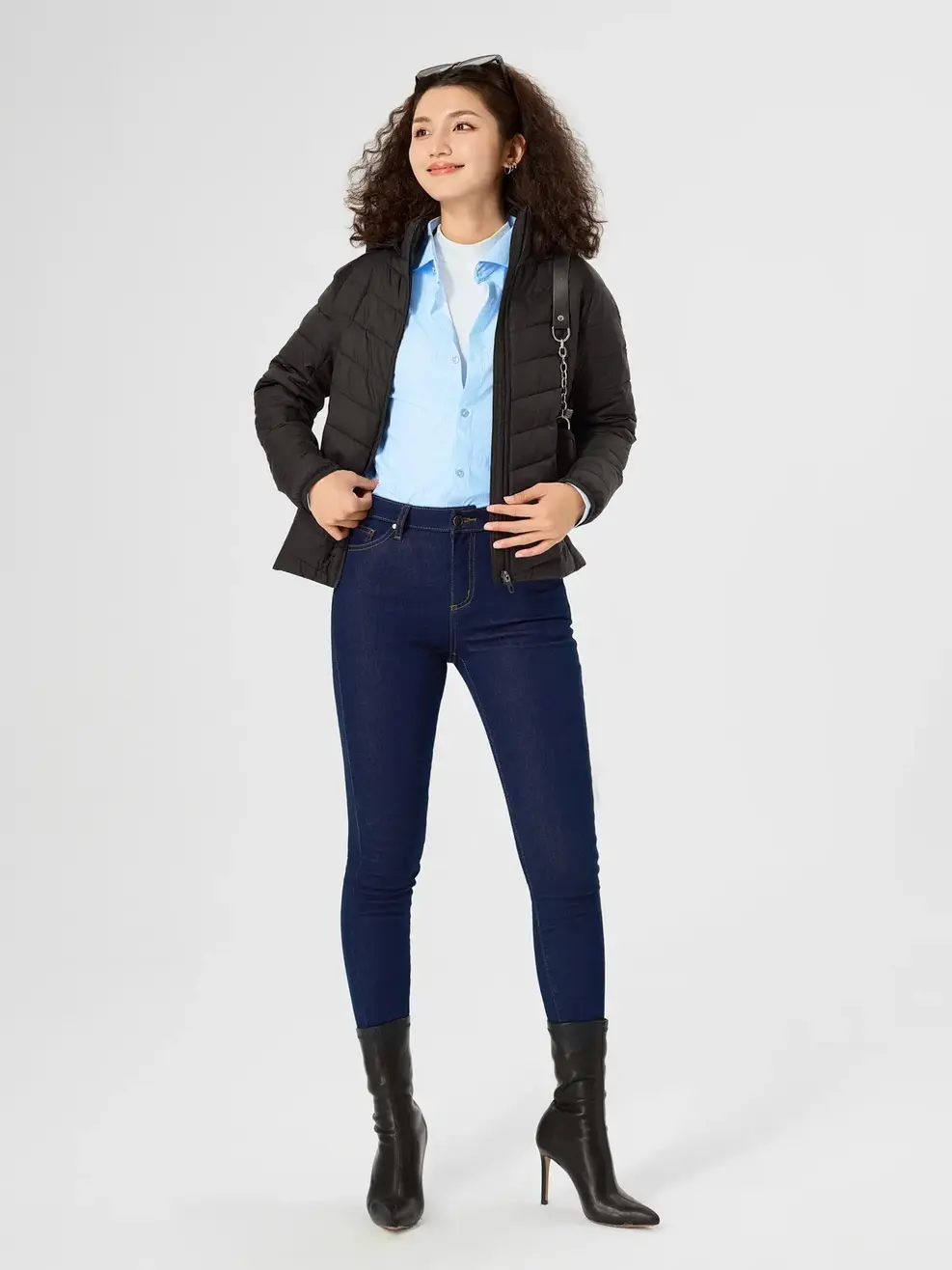 Cardigan, áo mặc trong và jean cạp cao nhẹ nhàng, hack dáng