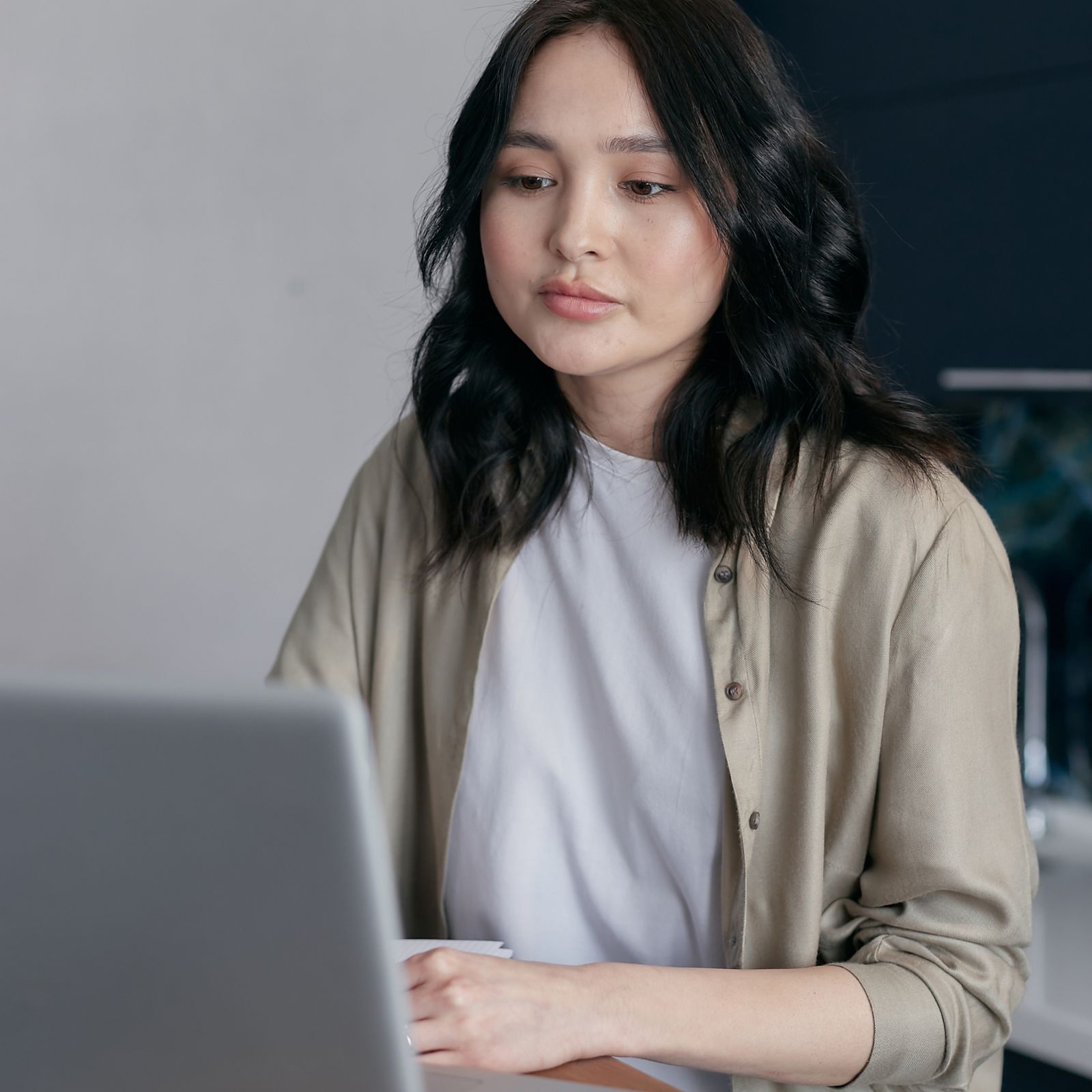 Áo khoác cardigan nhẹ nhàng, lịch sự cho các nữ sinh