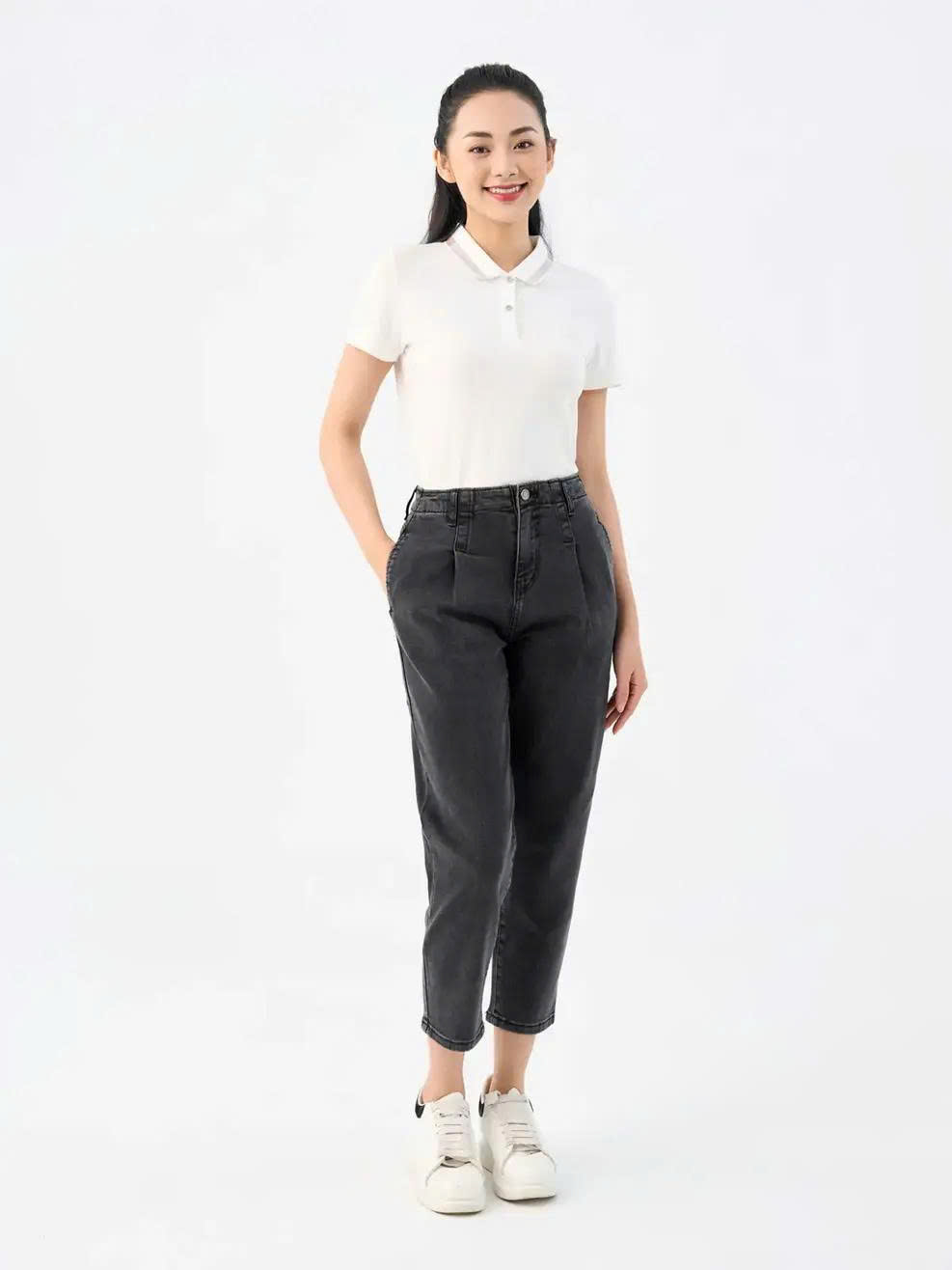 Áo polo mang đến vẻ trẻ trung nhưng vẫn đủ gọn gàng để kết hợp với quần jean baggy