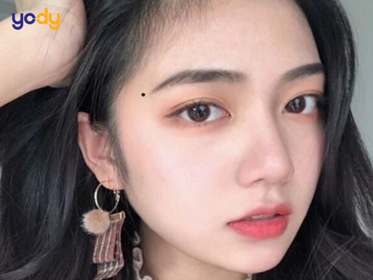 Phụ nữ sở hữu nốt ruồi này thường gặp nhiều thuận lợi trong công việc