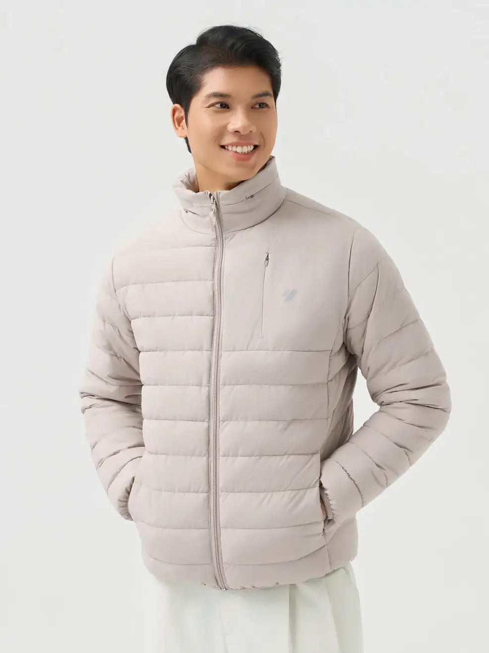 Thiết kế áo phao nam mũ ẩn 4S đơn giản giúp bạn phối hợp linh hoạt được nhiều outfit